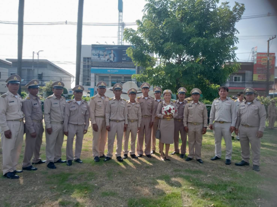 อบต.คำบก เข้าร่วมพิธีอัญเชิญพระบรมราชานุสาวรีย์พระบาทสมเด็จพระจุลจอมเกล้าเจ้าอยู่หัว (รัชกาลที่ 5) ขึ้นบนแท่น  ณ  บริเวณหน้าที่ว่าการอำเภอคำชะอี  จังหวัดมุกดาหาร